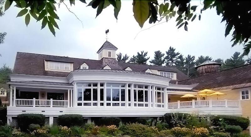 Bedford Village Inn Exterior foto